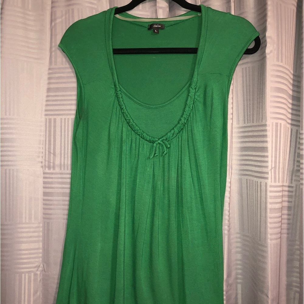 Green scoop neck sleeveless top